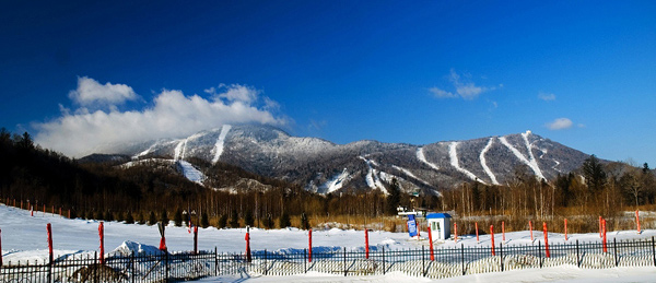 吉林霧凇.朝鮮民俗村.長白山溫泉、魔 界、萬達(dá)滑雪雙飛五日游--B1