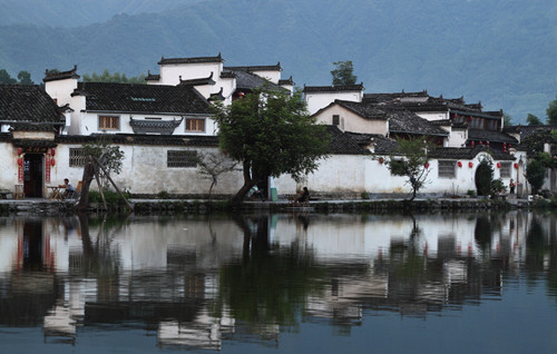 夢境黃山、秀水千島湖、水墨宏村、秀里影視古村、宋代老街雙飛五天團(tuán)D1線路